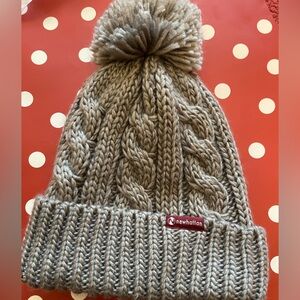 Newhattan Women's Gray/Cream Cable Knit Pom Beanie
